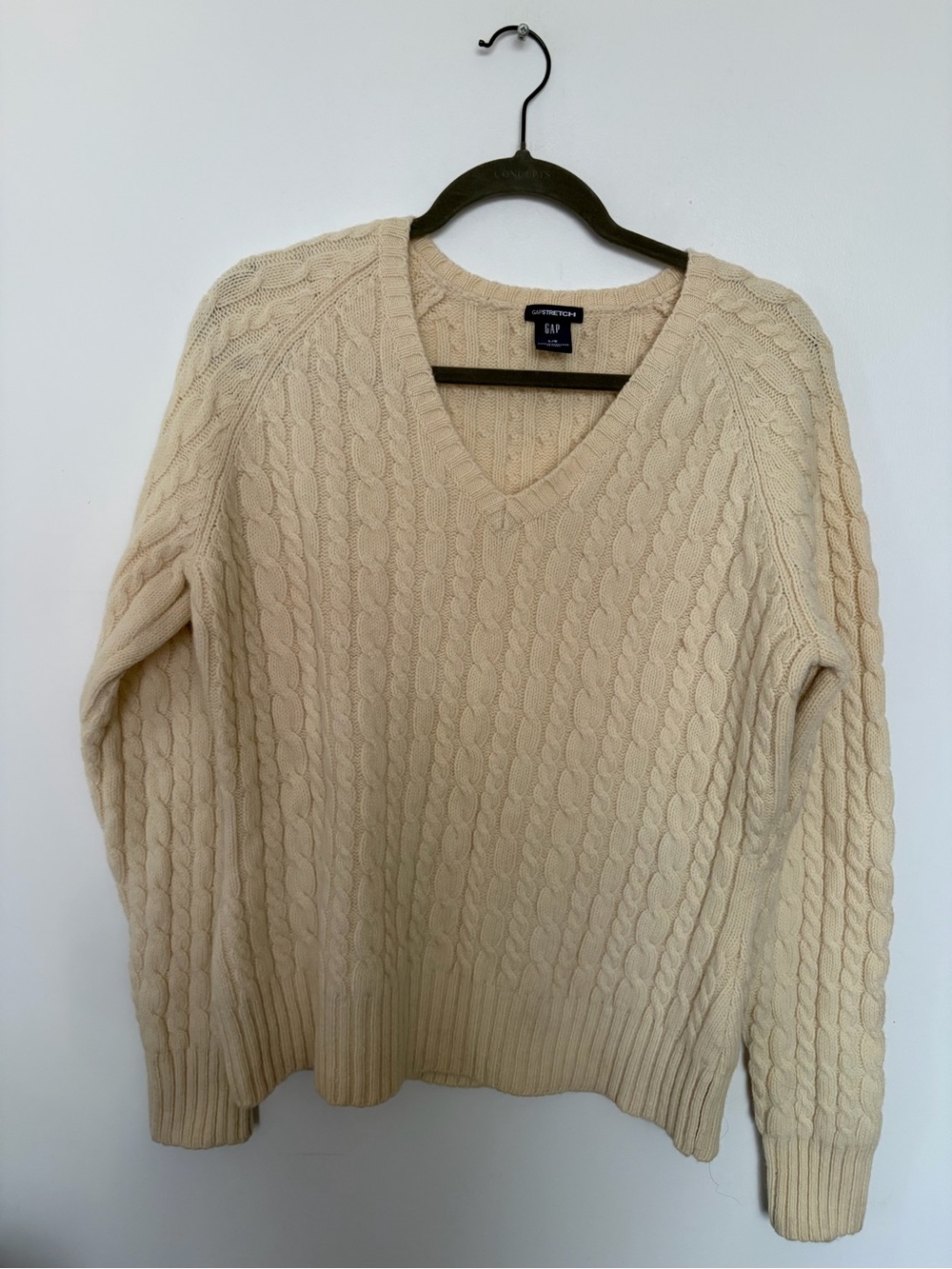 GAP Vintage Lambswool Cream Cable-Knit V-Neck Pullover Sweater - Large